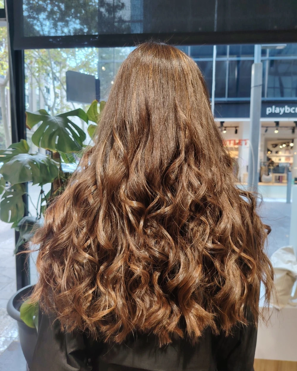 Mechas babylight color avellana - El Petit Saló Sabadell