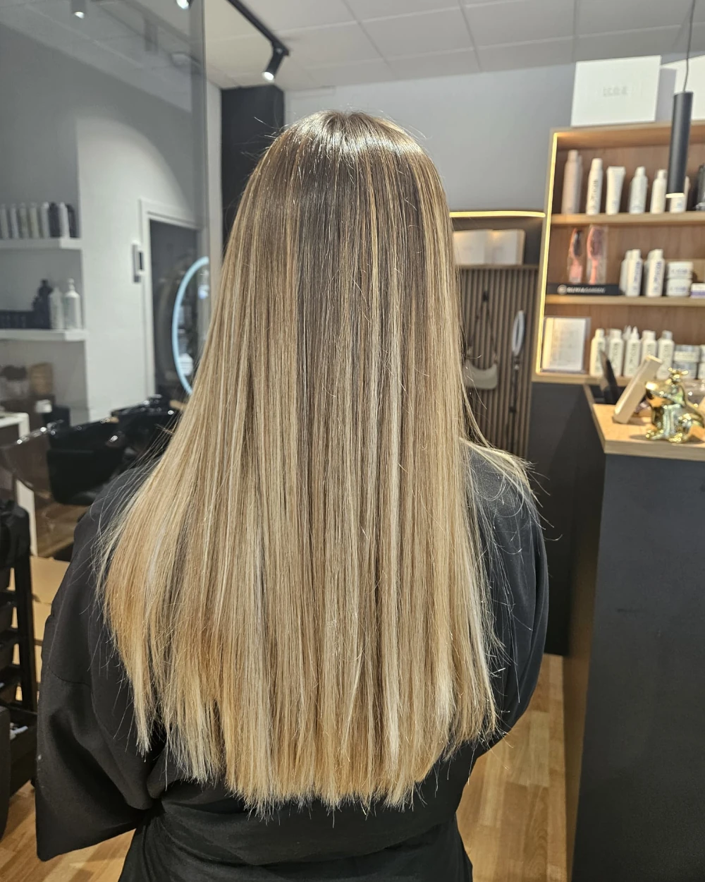 Mechas balayage tono vainilla - El Petit Saló Sabadell